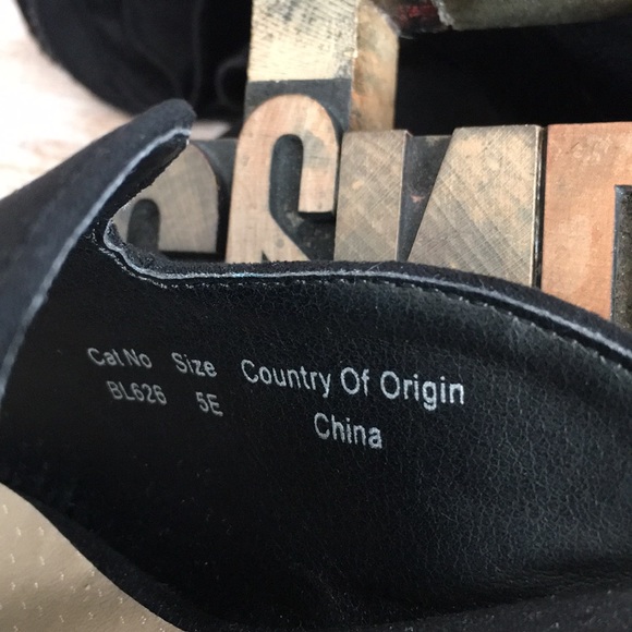 HEAVENLYSOLES Kitten Heel Embroidered Mules - Picture 8 of 12